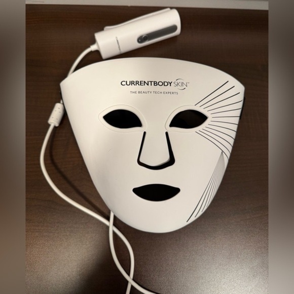 CurrentBody Skin Red Light Therapy Mask (Series 2) - Picture 4 of 12